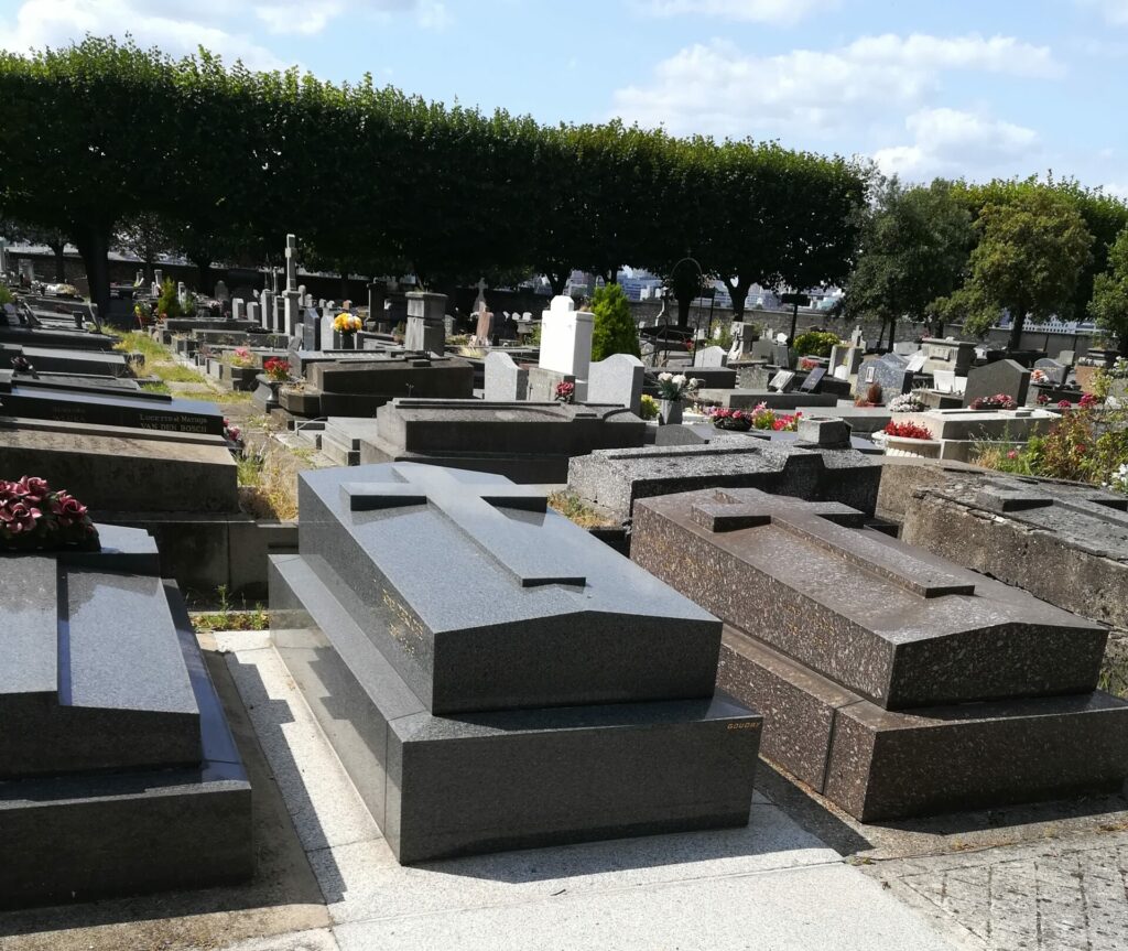 Entretien de sépultures dans tous cimetières en France